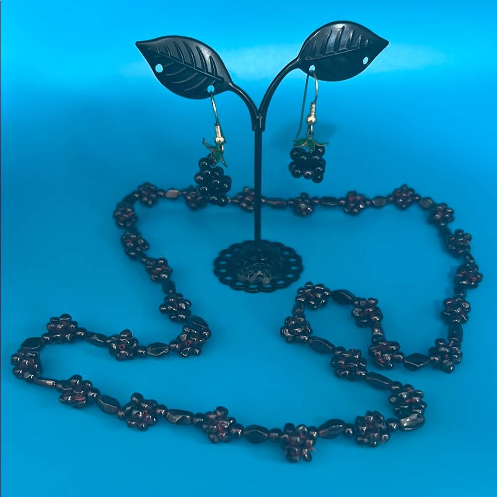 Elegant Garnet Cluster Jewelry Set